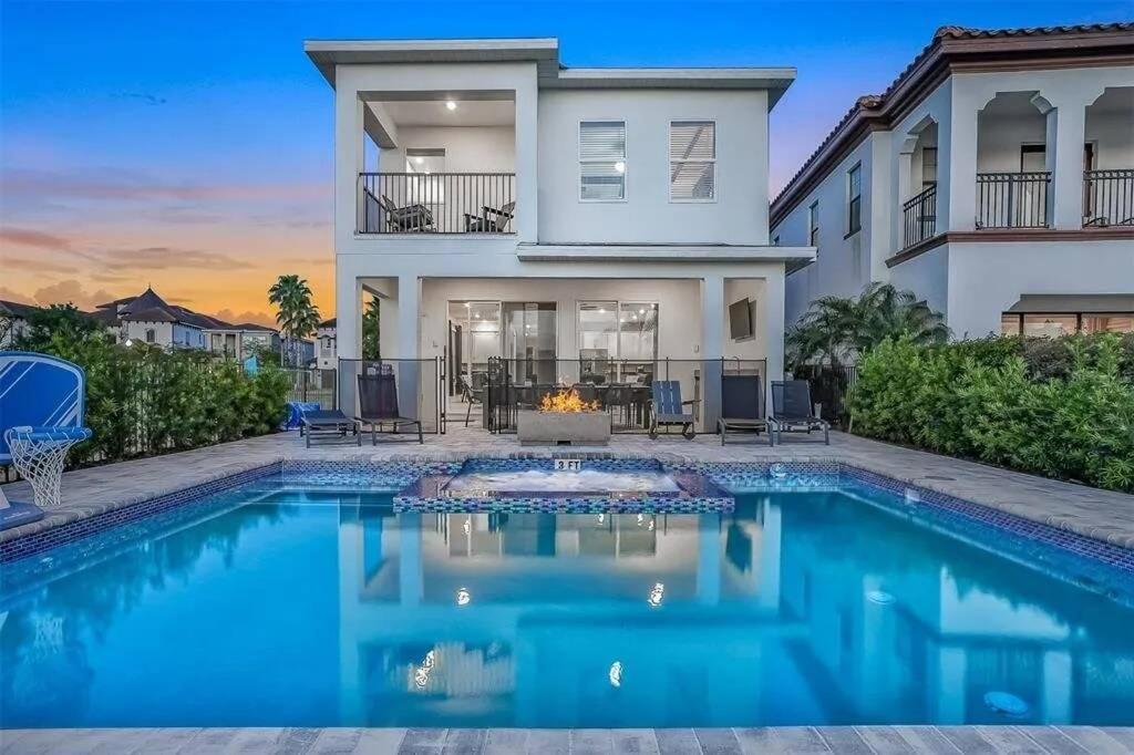 Unforgettable Gatherings: View Luxury
